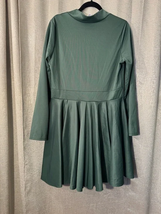 Elle Olive Green V-Neck Long Sleeve Dress - Picture 6 of 6
